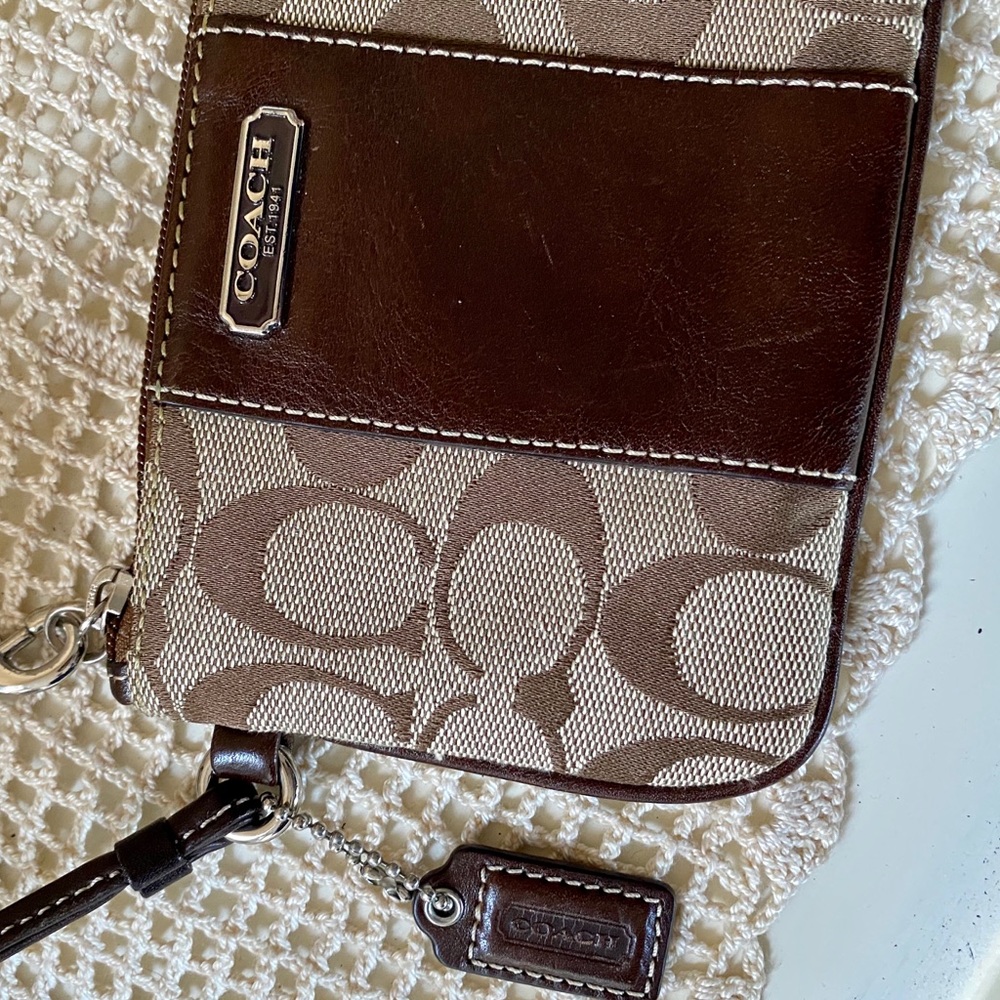 Authentic Coach wristlet - Picture 3 of 5